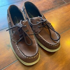 Sperry boat shoes 🌻